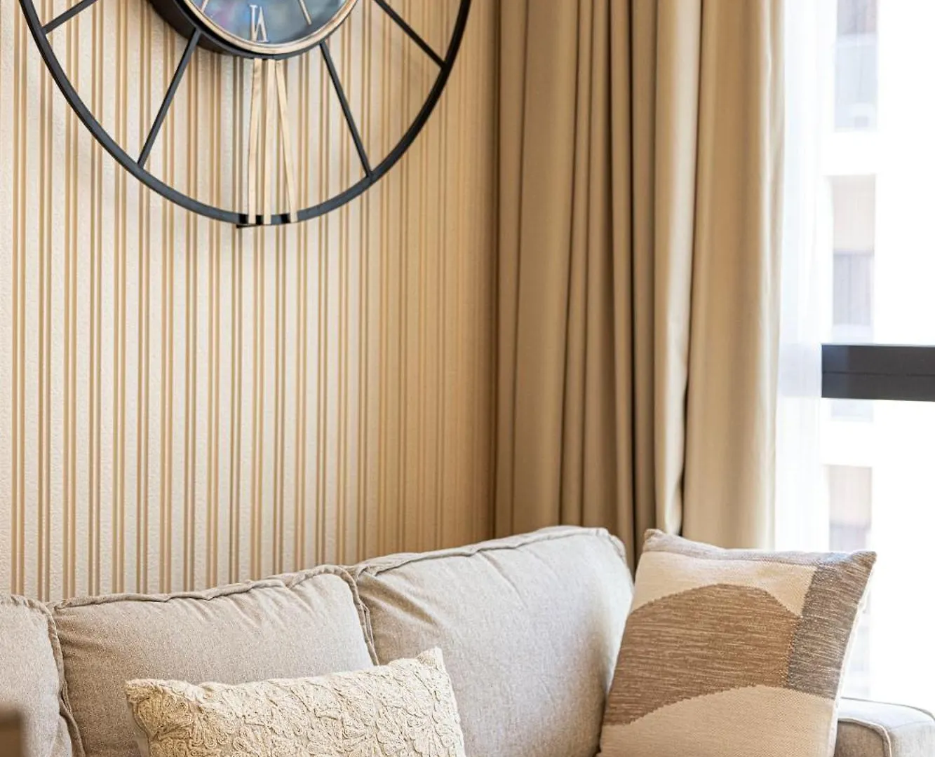 שארג'ה Luxe Haven Apartment By Blue Cloud Holidays